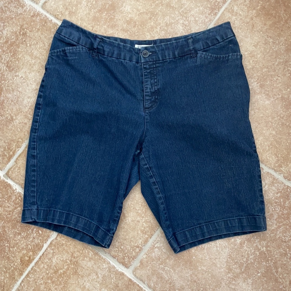 St. John’s Bay Shorts Size 16w - Picture 8 of 8